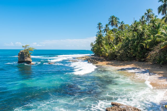puerto-viejo-costa-rica-manzanillo-beach